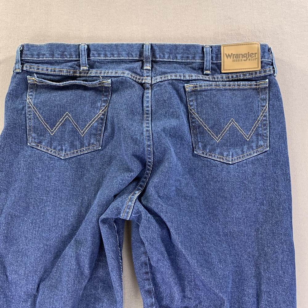 Wrangler Jeans Mens 42x29 Blue Rugged Wear Relaxed Fit Straight Leg Denim